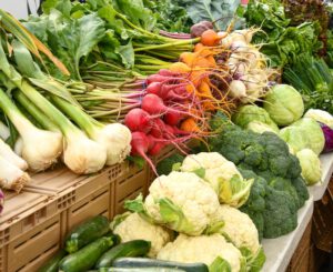 הליקובקטר תזונה טובה - מגוון ירקות כמו כרובית, ברוקולי, גזר, צנונית ועוד