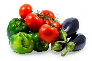 תמונה ירקות סולניים (עגבנייה, חציל, פלפל) - מה לא לאכול כשיש הליקובקטר